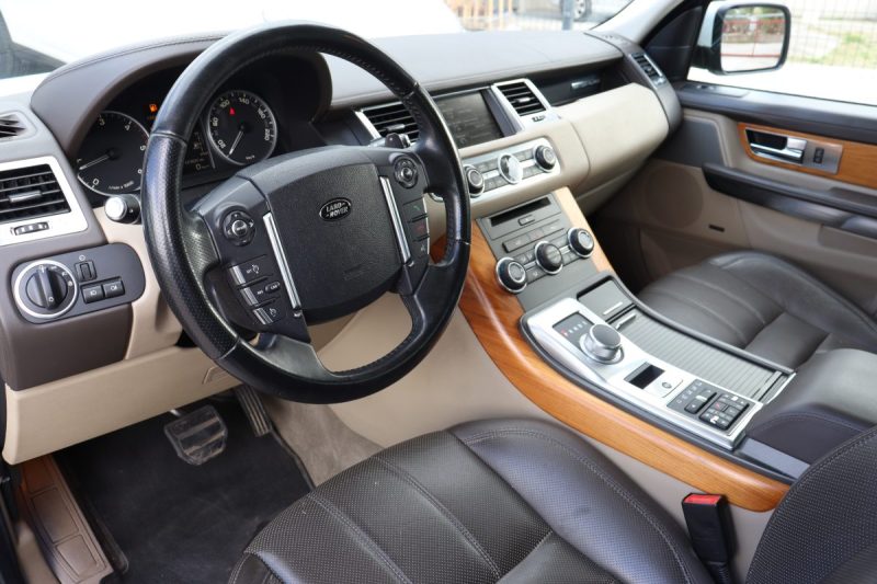 LAND ROVER RANGE ROVER SPORT SDV6 3.0 256 HSE BVA8