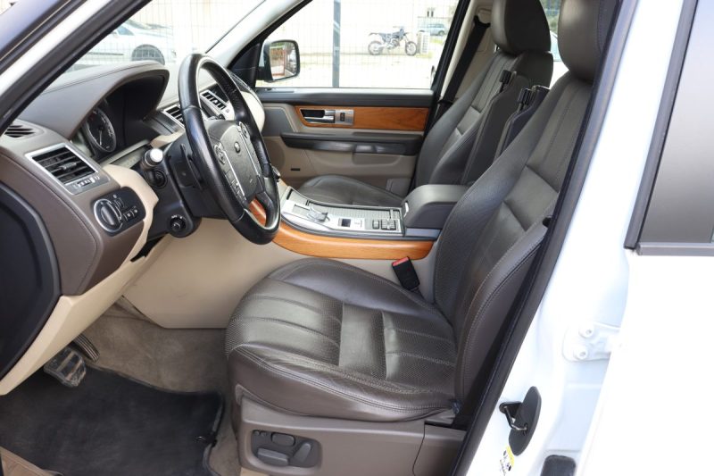 LAND ROVER RANGE ROVER SPORT SDV6 3.0 256 HSE BVA8