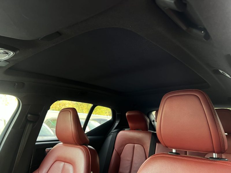 VOLVO XC40 D3 MOMENTUM 2.0 150 Cv BOITE AUTO TOIT OUVRANT CUIR GPS APPLE CARPLAY - Garantie1an