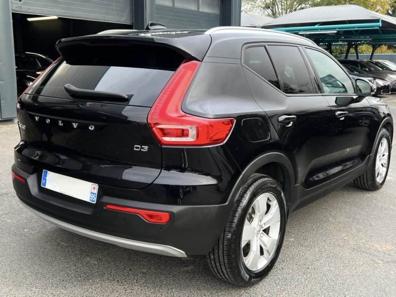 VOLVO XC40 D3 MOMENTUM 2.0 150 Cv BOITE AUTO TOIT OUVRANT CUIR GPS APPLE CARPLAY - Garantie1an
