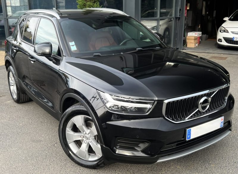 VOLVO XC40 D3 MOMENTUM 2.0 150 Cv BOITE AUTO TOIT OUVRANT CUIR GPS APPLE CARPLAY - Garantie1an