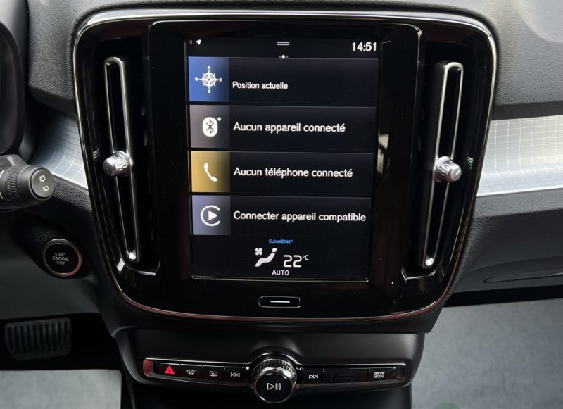 VOLVO XC40 D3 MOMENTUM 2.0 150 Cv BOITE AUTO TOIT OUVRANT CUIR GPS APPLE CARPLAY - Garantie1an