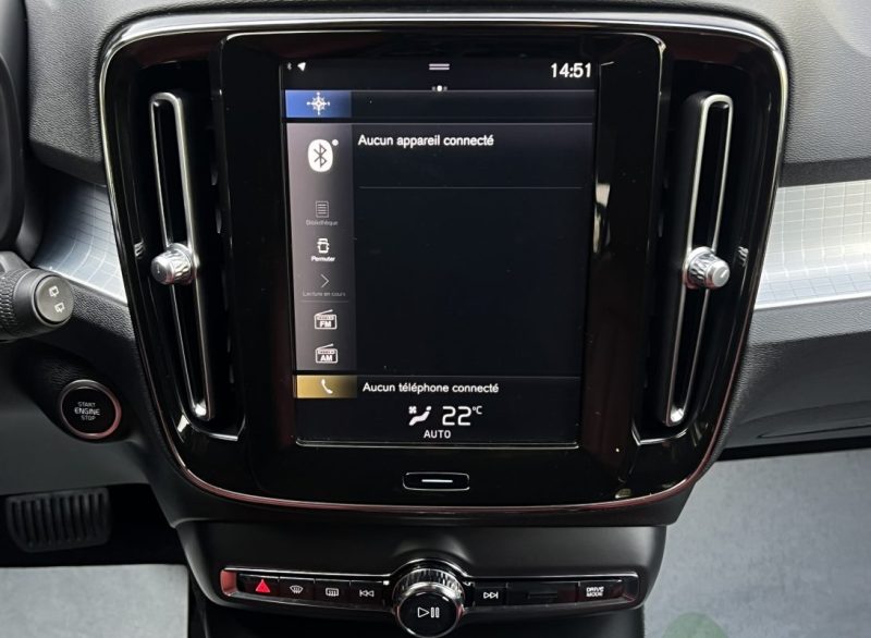 VOLVO XC40 D3 MOMENTUM 2.0 150 Cv BOITE AUTO TOIT OUVRANT CUIR GPS APPLE CARPLAY - Garantie1an