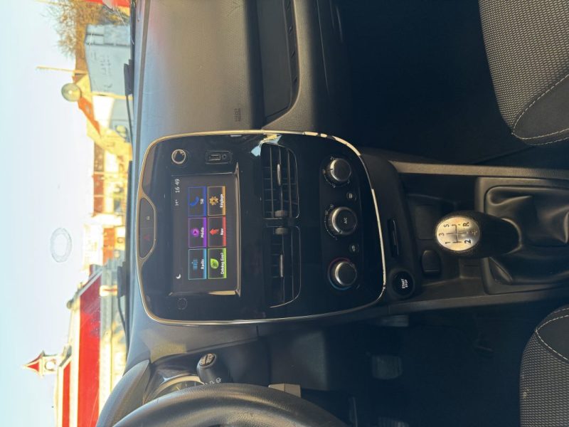 RENAULT CLIO IV 1.5 DCI 75CH ENERGY AIR MÉDIANAV 2016