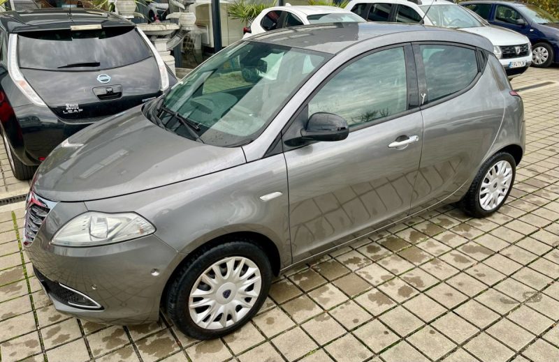 LANCIA YPSILON 1.2  PLATINUM 69CH + STOP&START 5P GOLD 2013