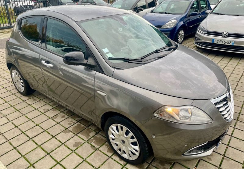 LANCIA YPSILON 1.2  PLATINUM 69CH + STOP&START 5P GOLD 2013