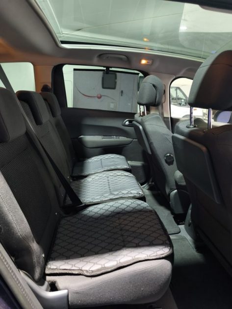 PEUGEOT 5008 1.6 HDI 115 CV 5 PLACES FINITION ALLURE  1.6 HDI 115CH FAP ACCESS 2014