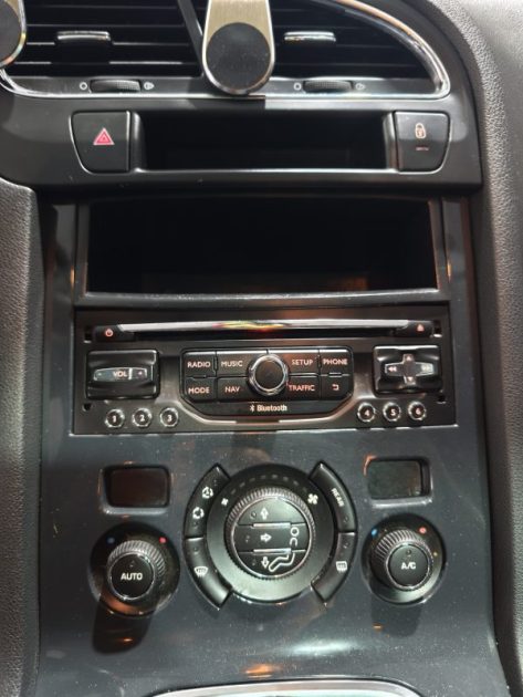 PEUGEOT 5008 1.6 HDI 115 CV 5 PLACES FINITION ALLURE  1.6 HDI 115CH FAP ACCESS 2014