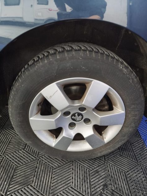 PEUGEOT PEUGEOT 5008 1.6 HDI 115 CV 5 PLACES FINITION ALLURE  1.6 HDI 115CH FAP ACCESS 2014