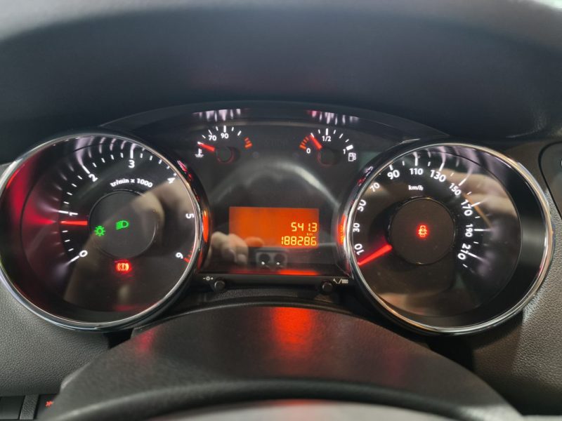 PEUGEOT PEUGEOT 5008 1.6 HDI 115 CV 5 PLACES FINITION ALLURE  1.6 HDI 115CH FAP ACCESS 2014