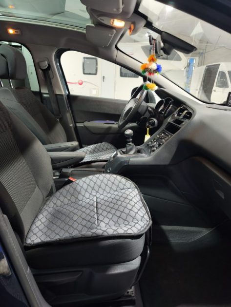 PEUGEOT 5008 1.6 HDI 115 CV 5 PLACES FINITION ALLURE  1.6 HDI 115CH FAP ACCESS 2014