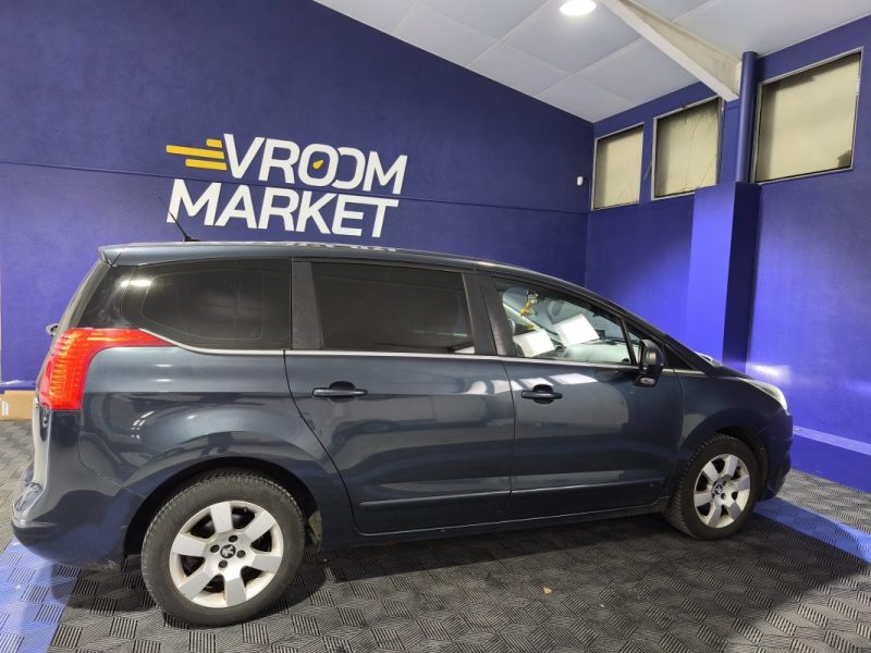 PEUGEOT 5008 1.6 HDI 115 CV 5 PLACES FINITION ALLURE  1.6 HDI 115CH FAP ACCESS 2014
