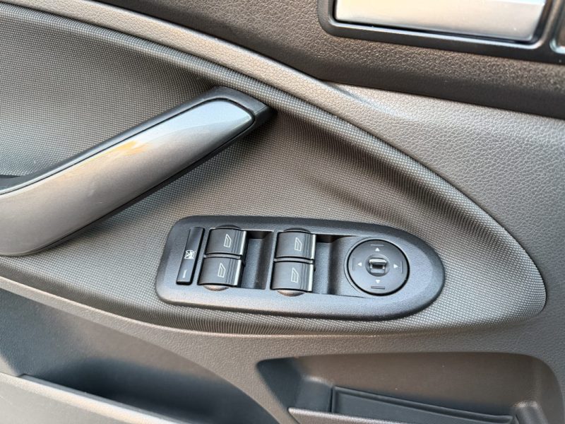 FORD KUGA 2.0 TDCI 140 titanium  4X4 POWERSHIFT 2011