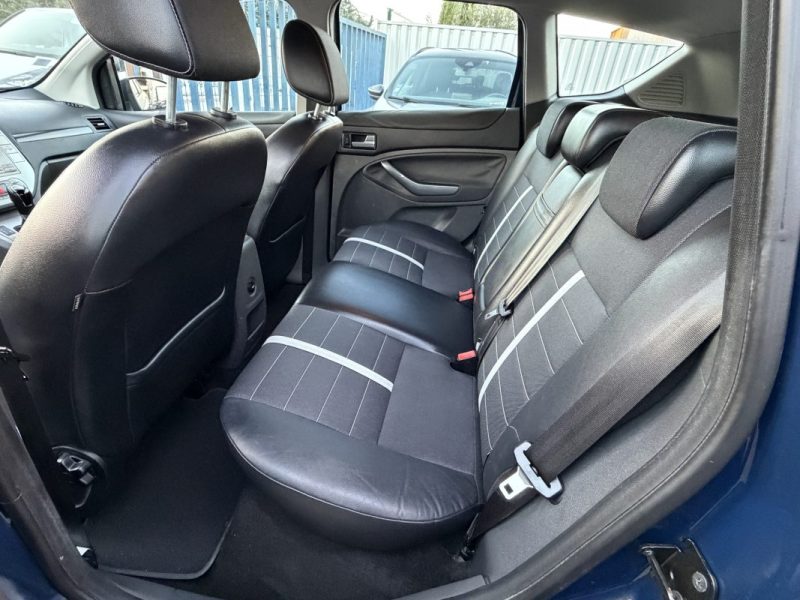 FORD KUGA 2.0 TDCI 140 titanium  4X4 POWERSHIFT 2011