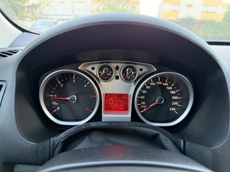 FORD KUGA 2.0 TDCI 140 titanium  4X4 POWERSHIFT 2011