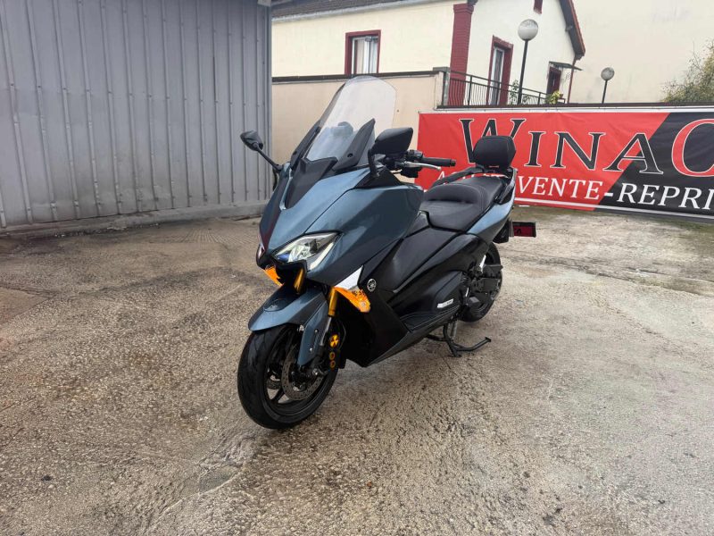 YAMAHA XP500  2018