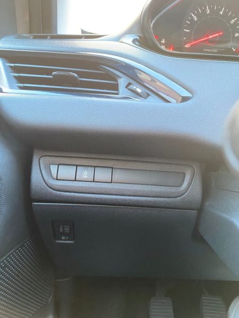 PEUGEOT 208 1.2 VTI ALLURE 5P 2014