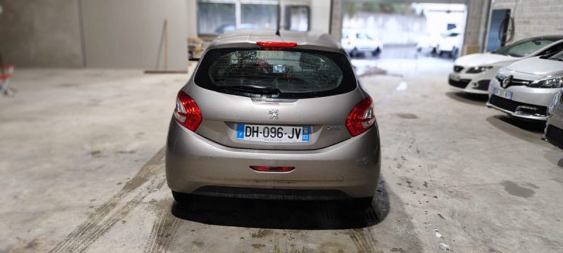 PEUGEOT 208 1.2 VTI ALLURE 5P 2014