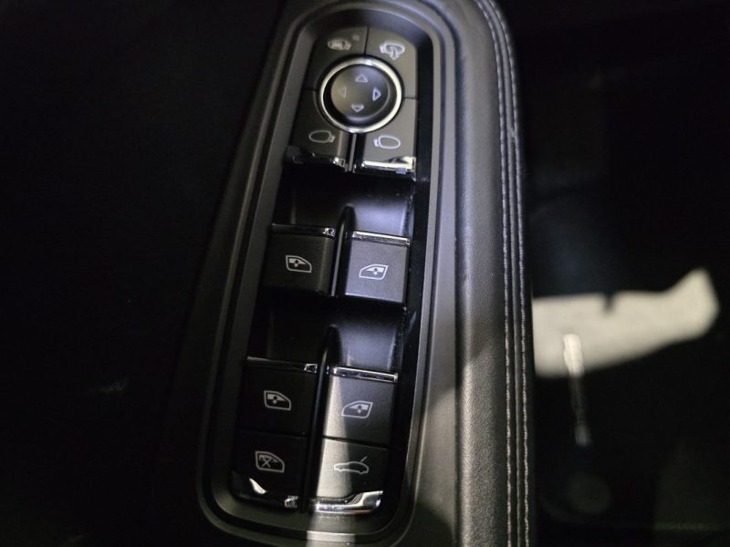 PORSCHE MACAN 3.6 V6 400ch Turbo PDK / SUIVI COMPLET PORSCHE / PORSCHE APPROUVED