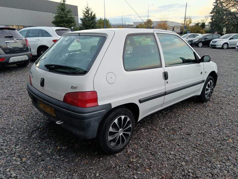 PEUGEOT 106 1.1 60 CV OPEN 1ERE MAIN TRES PROPRE / DISTRIBUTION NEUVE
