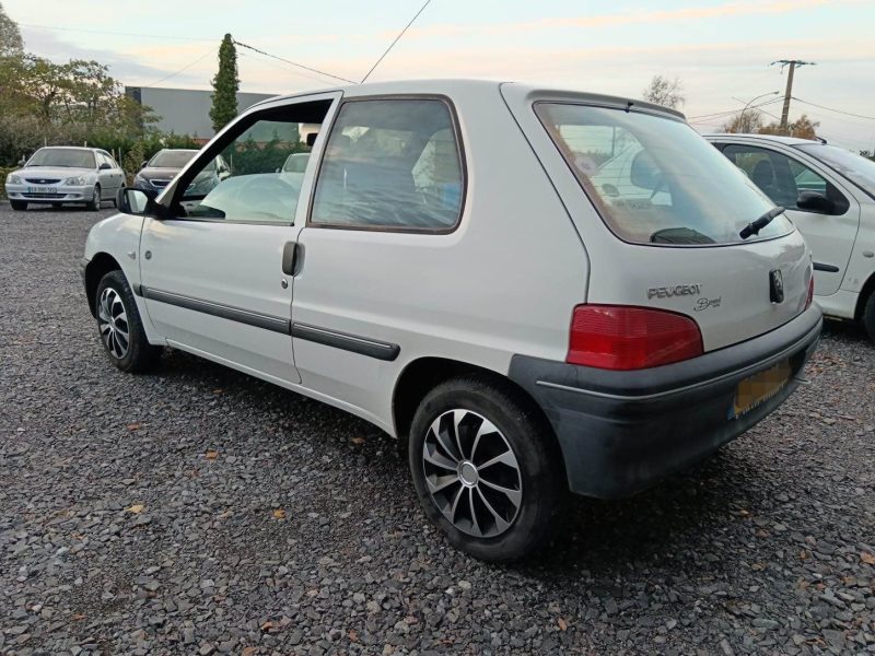 PEUGEOT 106 1.1 60 CV OPEN 1ERE MAIN TRES PROPRE / DISTRIBUTION NEUVE