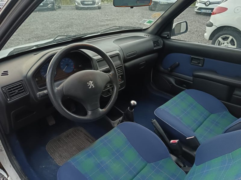 PEUGEOT 106 1.1 60 CV OPEN 1ERE MAIN TRES PROPRE / DISTRIBUTION NEUVE