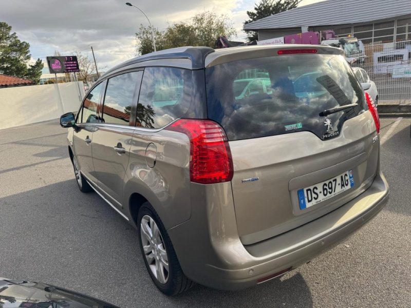 PEUGEOT 5008 1.6 E-HDI 120CV S&S ALLURE BVM6 
