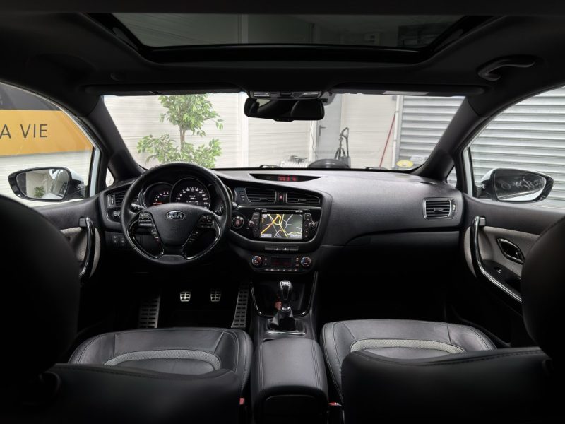 Kia Cee'd ProCee'd 1.6 CRDI 128 - Sport