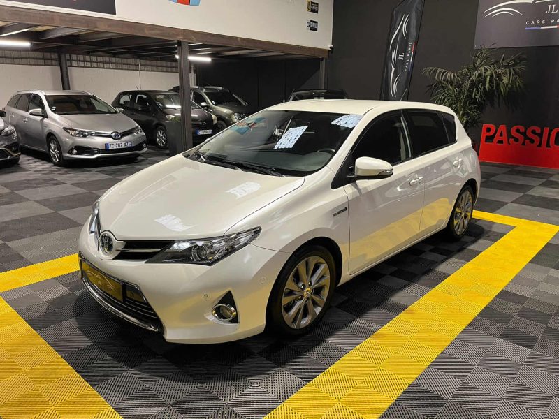 MAGNIFIQUE TOYOTA AURIS 136CH HYBRID (1ÈRE MAIN, SIÈGES CHAUFFANTS, CAMÉRA DE RECUL, BLUETOOTH)