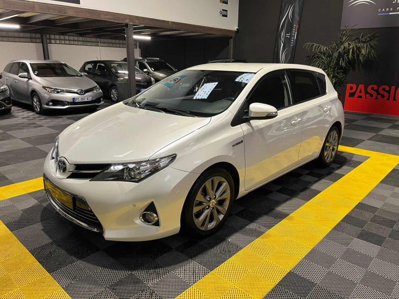 MAGNIFIQUE TOYOTA AURIS 136CH HYBRID (1ÈRE MAIN, SIÈGES CHAUFFANTS, CAMÉRA DE RECUL, BLUETOOTH)