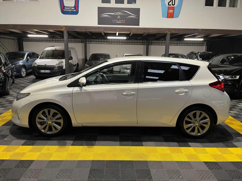 MAGNIFIQUE TOYOTA AURIS 136CH HYBRID (1ÈRE MAIN, SIÈGES CHAUFFANTS, CAMÉRA DE RECUL, BLUETOOTH)