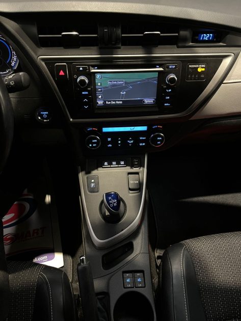 MAGNIFIQUE TOYOTA AURIS 136CH HYBRID (1ÈRE MAIN, SIÈGES CHAUFFANTS, CAMÉRA DE RECUL, BLUETOOTH)