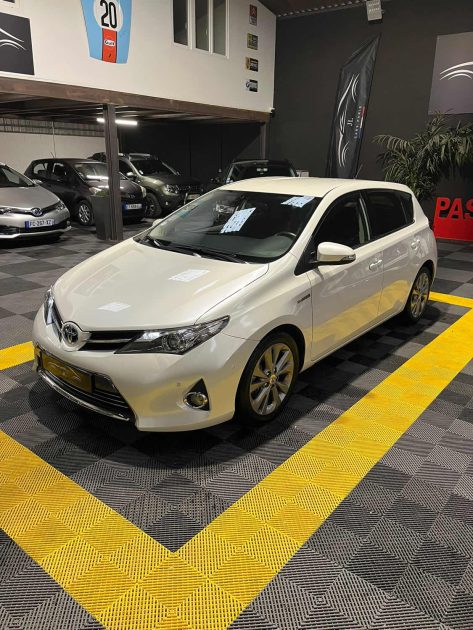 MAGNIFIQUE TOYOTA AURIS 136CH HYBRID (1ÈRE MAIN, SIÈGES CHAUFFANTS, CAMÉRA DE RECUL, BLUETOOTH)