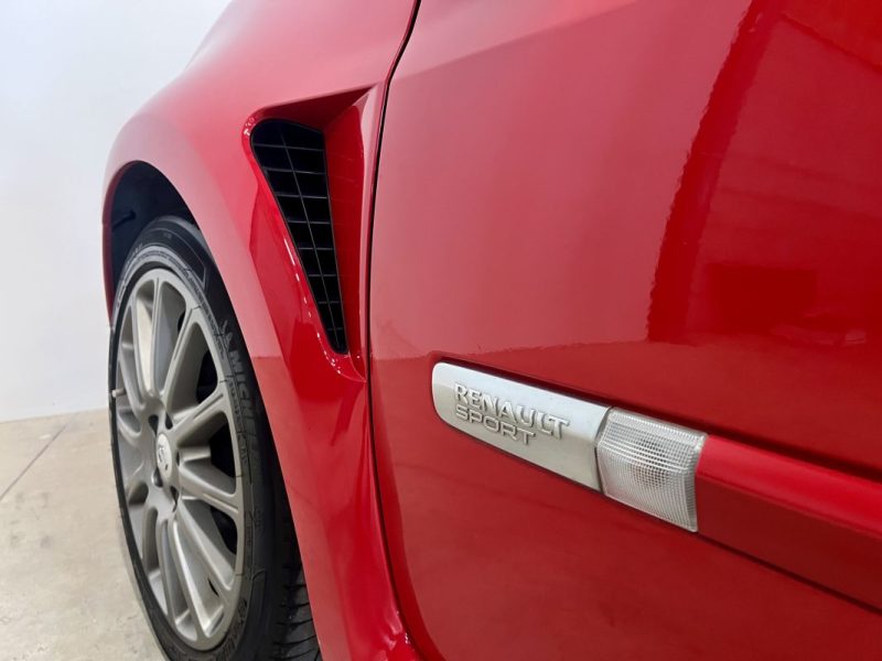 RENAULT SPORT Clio III RS 2.0 16V 200ch BVM6 3 Portes