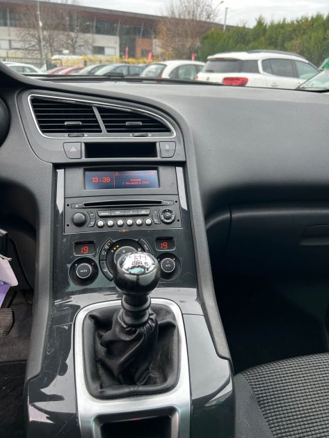 PEUGEOT 5008 1.6 BLUEHDI 120CH S&S ACTIVE