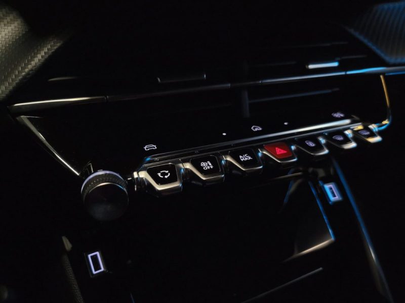 PEUGEOT 2008 1.2 HYBRID 136 ALLURE PACK 