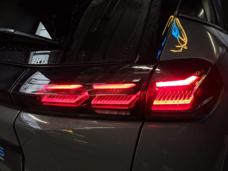 PEUGEOT 2008 1.2 HYBRID 136 ALLURE PACK 