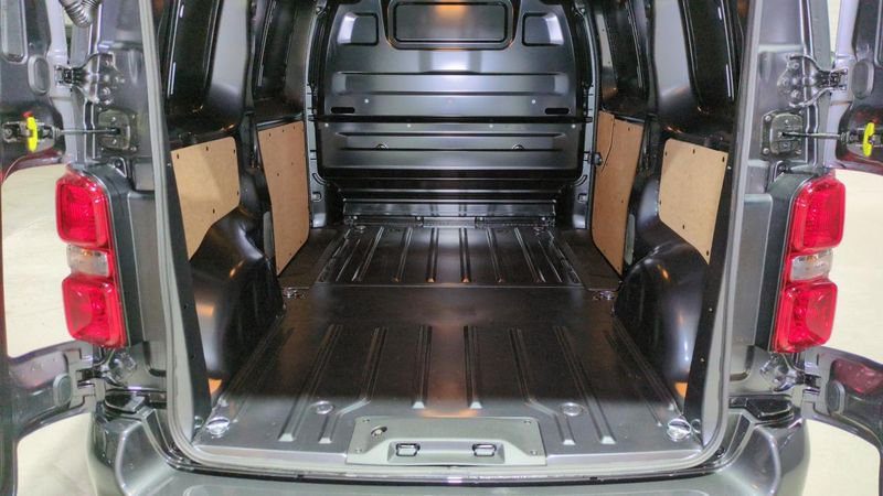 Citroën Jumpy fourgon M diesel 180 ch automatique + pack connectivite + camera + full led