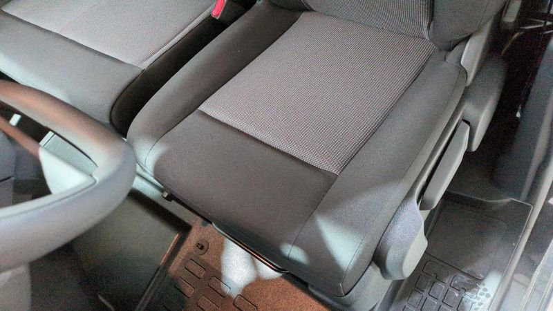 Citroën Jumpy fourgon M diesel 180 ch automatique + pack connectivite + camera + full led