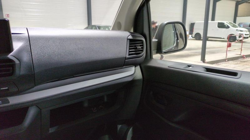 Citroën Jumpy fourgon M diesel 180 ch automatique + pack connectivite + camera + full led