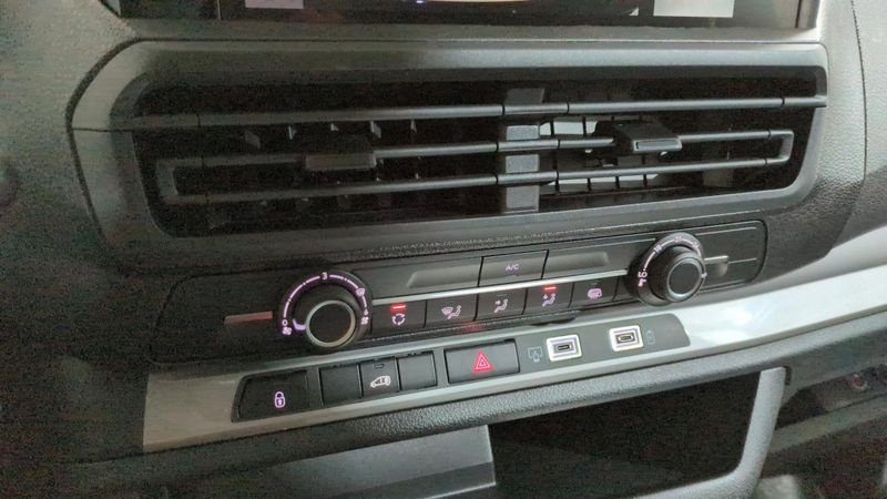 Citroën Jumpy fourgon M diesel 180 ch automatique + pack connectivite + camera + full led