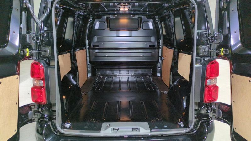 Citroën Jumpy fourgon M diesel 180 ch automatique + pack connectivite + camera + full led