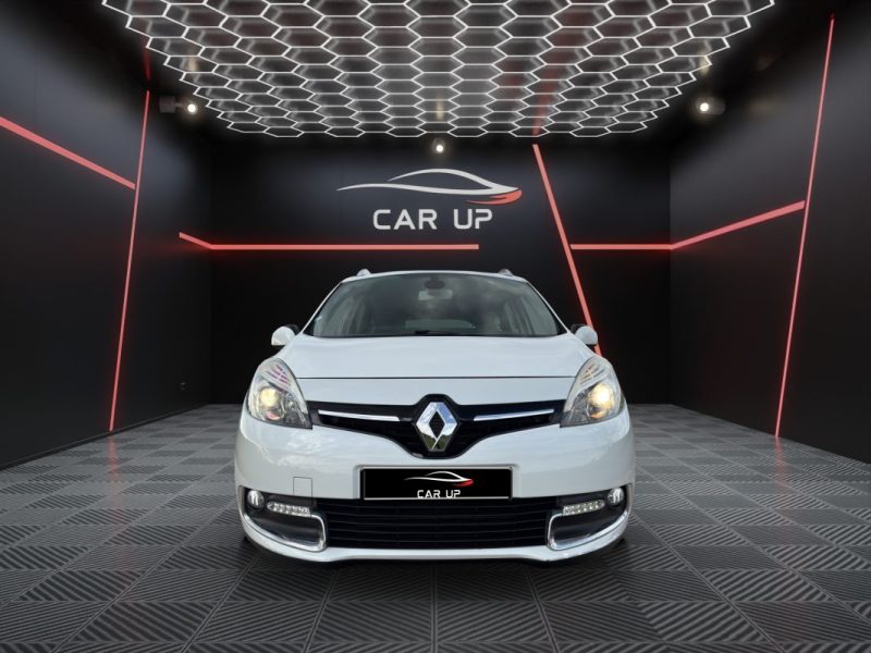 RENAULT SCENICIII 1.6 DCI 130CH Energy FAP / 7 PLACES / Attelage 