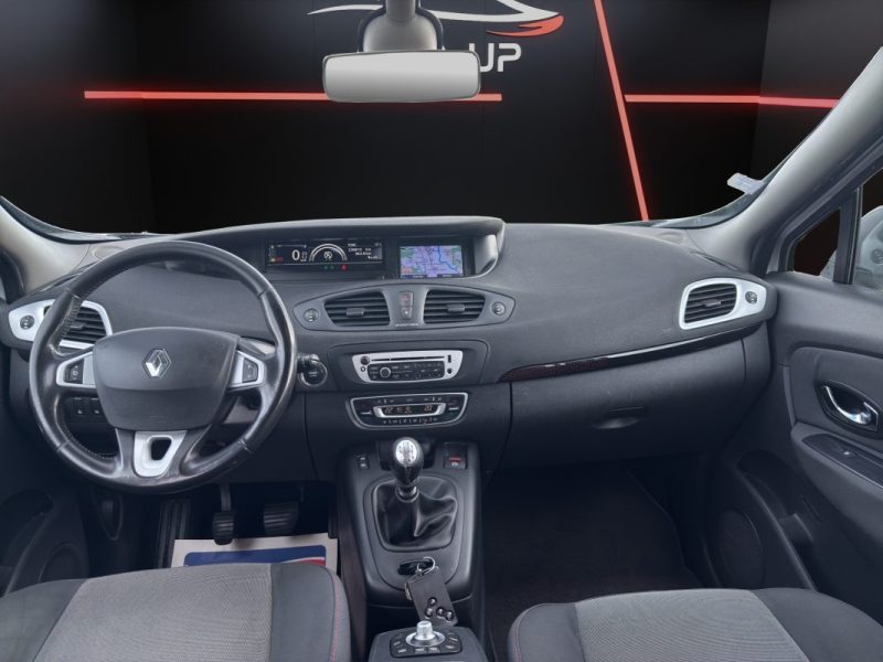 RENAULT SCENICIII 1.6 DCI 130CH Energy FAP / 7 PLACES / Attelage 