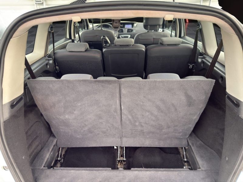 RENAULT SCENICIII 1.6 DCI 130CH Energy FAP / 7 PLACES / Attelage 