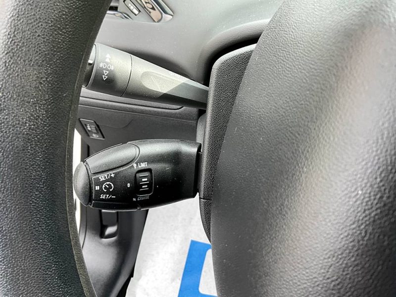 PEUGEOT 208 1,5 BLUE-HDI 100 CV ACTIVE BUSINESS *CAMÉRA DE RECUL*