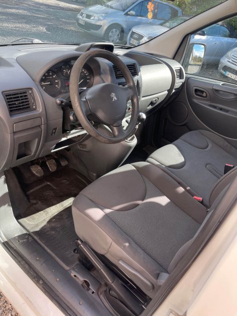 ⭐ Peugeot Expert 9 Places – 2.0 HDi 125 / Idéal Famille & Transport