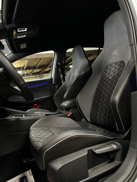 MAGNIFIQUE VOLKSWAGEN GOLF 8 R-LINE 2.0 TDI DSG7 150 CH (SUIVI D’ENTRETIEN VW, APPLE CARPLAY))