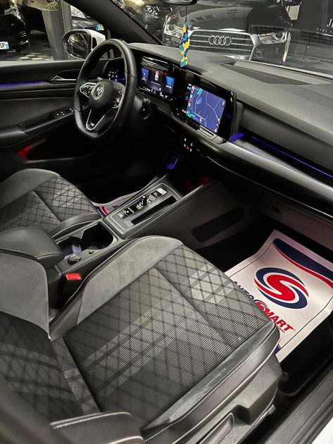 MAGNIFIQUE VOLKSWAGEN GOLF 8 R-LINE 2.0 TDI DSG7 150 CH (SUIVI D’ENTRETIEN VW, APPLE CARPLAY))