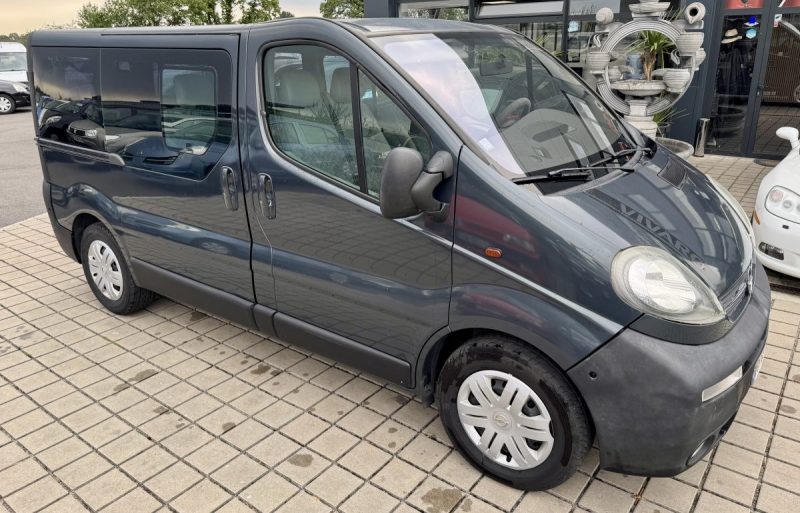 OPEL VIVARO PASSENGER 9 PLACES 2.5 DTI 135CV  2004
